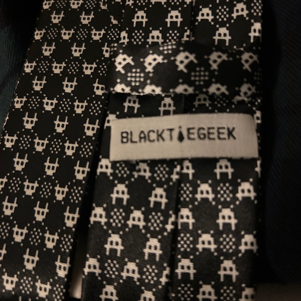 Space Invaders Tie - Picture 2 of 3